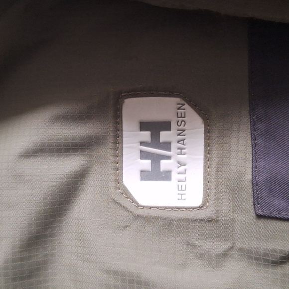 Helly Hansen Ski/Snowboard jacket - Picture 6 of 17
